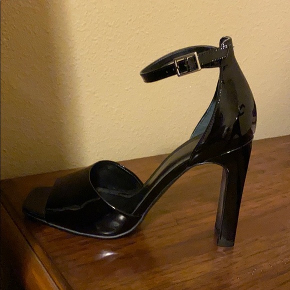 Marc Fisher LTD heels - Picture 3 of 6